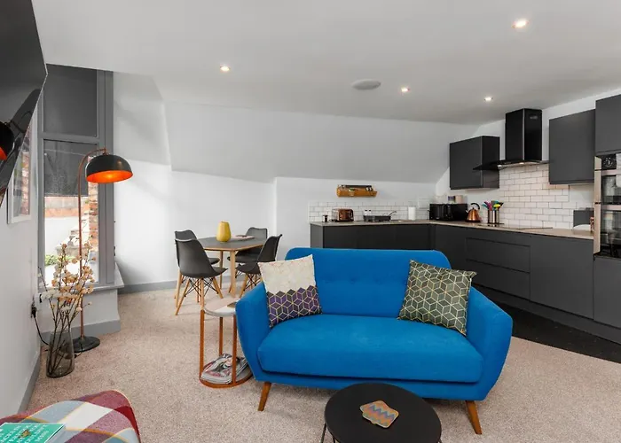 The Scouse House - Air Host & Stay - Quirky 2 Bedroom